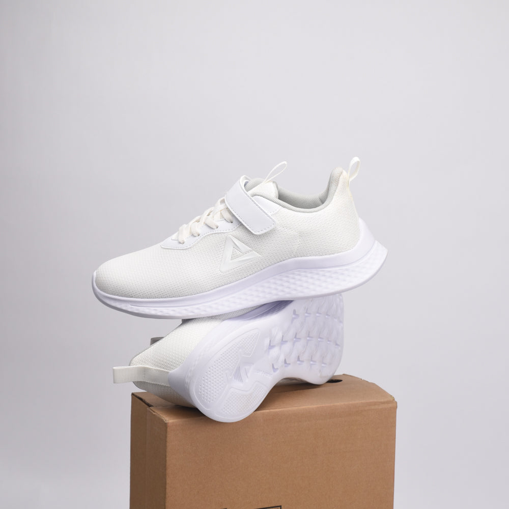 PEAK FOOTWEAR