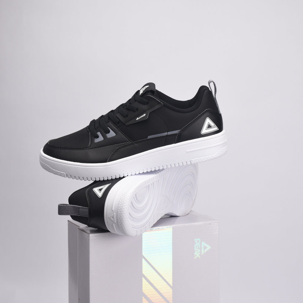 PEAK FOOTWEAR