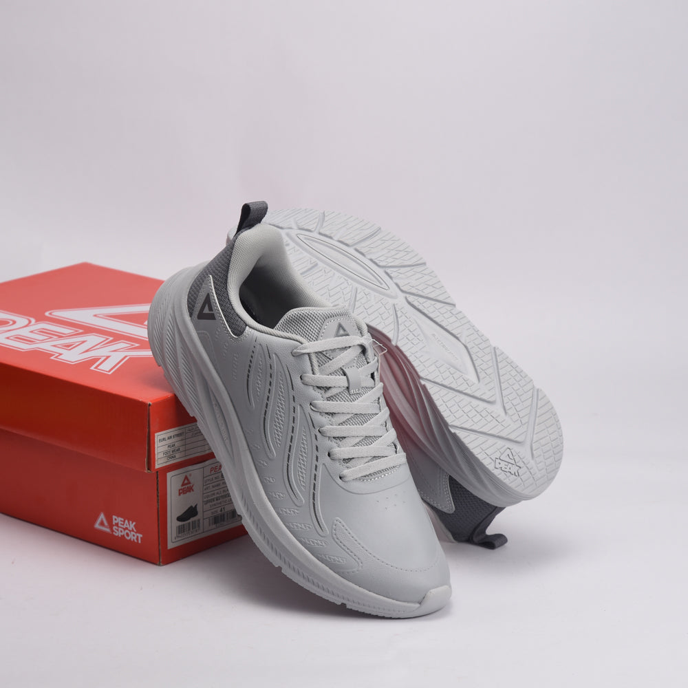 PEAK FOOTWEAR