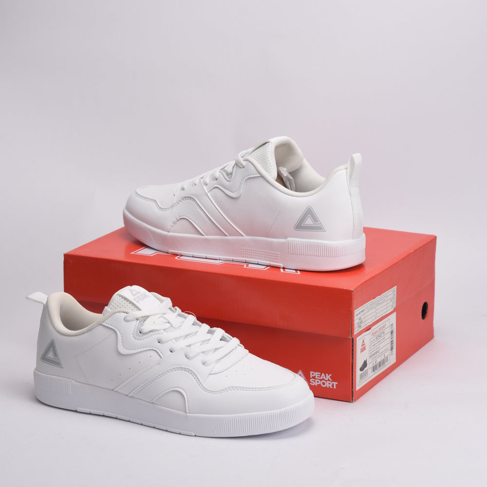 PEAK FOOTWEAR
