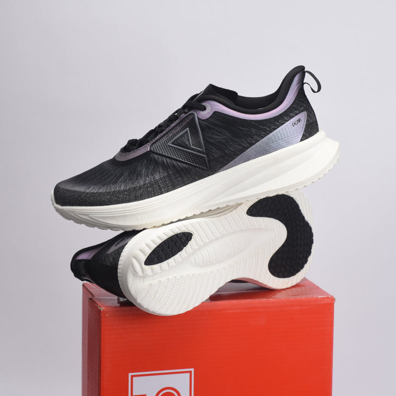 PEAK FOOTWEAR
